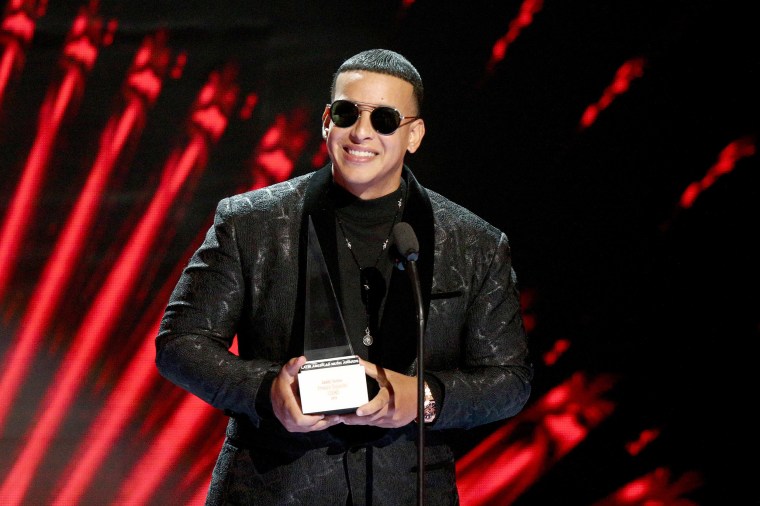 Daddy Yankee Bad Bunny Win Big At Billboard Latin Music Awards