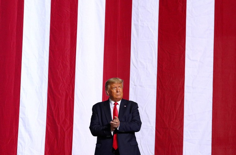 Image: U.S. President Donald Trump campaign rally in Gastonia, North Carolina