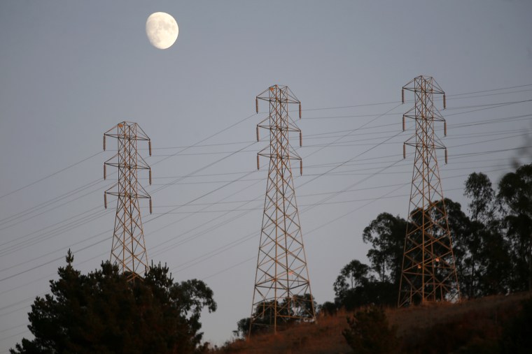 Image: Power lines, PG&amp;E Power Shutoff