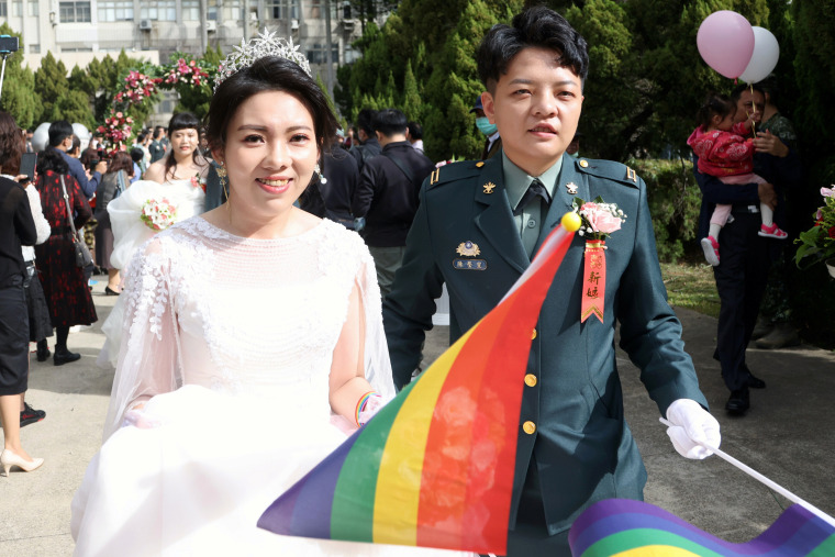 Image: Taiwan same sex military wedding