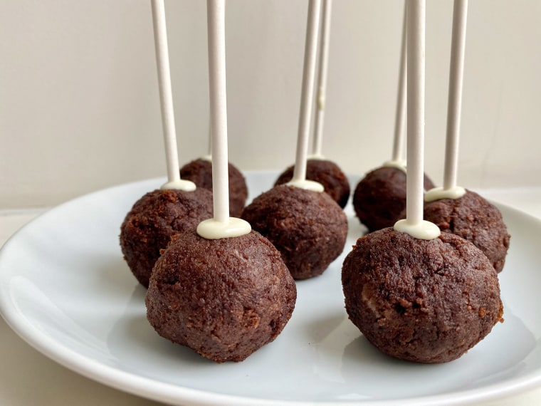 Make sure your cake pops are cold before you start decorating them.
