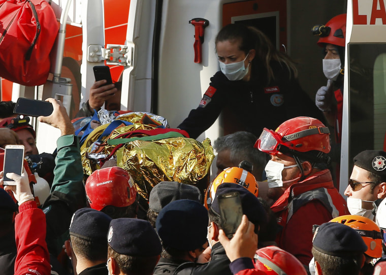 Image: Three-year-old girl rescued in Izmir