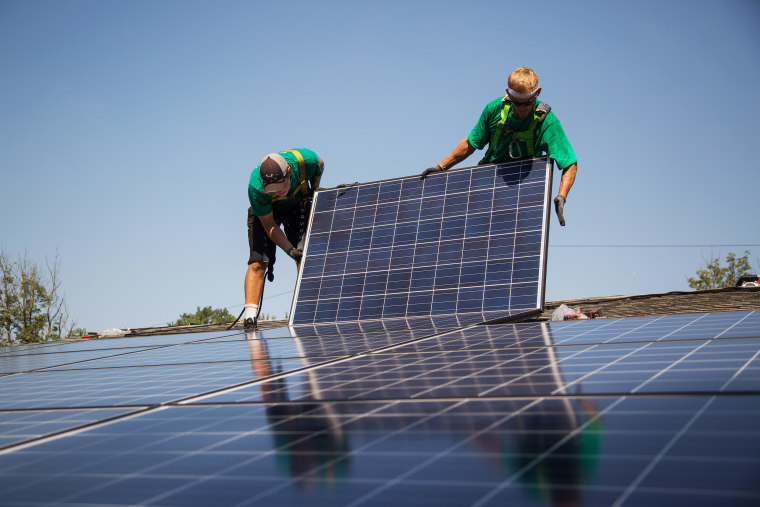 Residential Solar Panel Installation Ahead Of SolarCity Corp. Earnings Figures