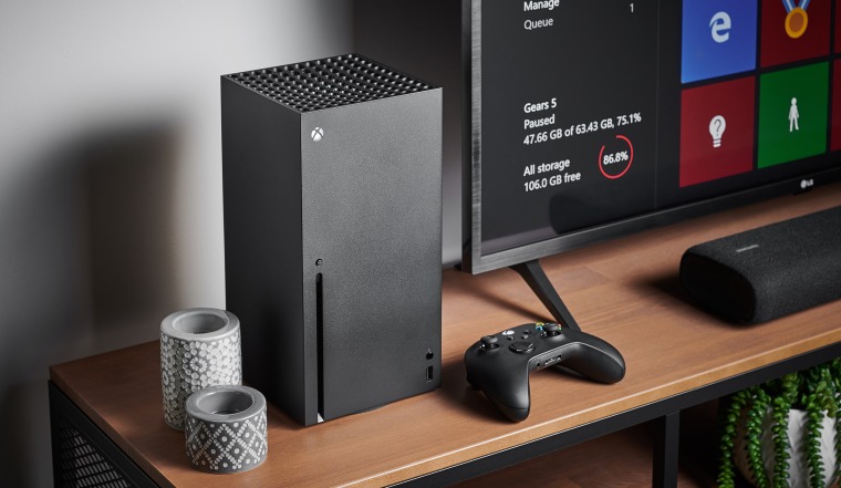 PlayStation 5 e Xbox Series X estão com menor preço do mês na