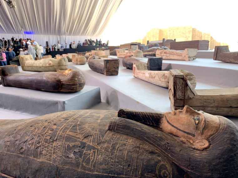 Image: More than 100 intact sarcophagi