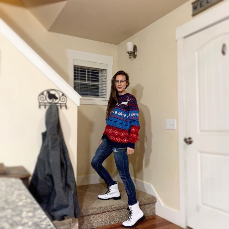 pairing my ugly sweater with skinny jeans and my favorite white SOREL boots