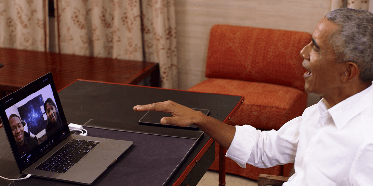 President Barack Obama surprised viral YouTube stars Fred and Tim Williams as they listened to Bob Dylan's "The Times They Are a-Changin.'"