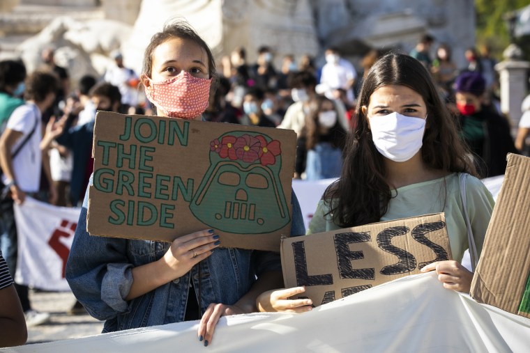 Inage: Portugal climate protest