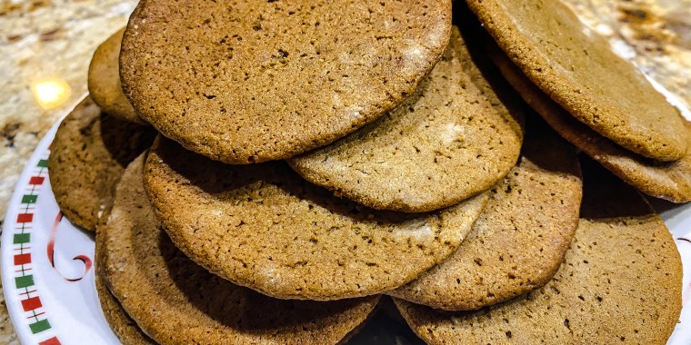 Reddit's famed "murder cookies" are a molasses-flavored delight.