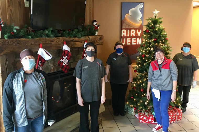 DQ CHAIN OF KINDNESS employees