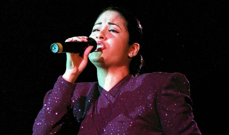 Fans remember Selena