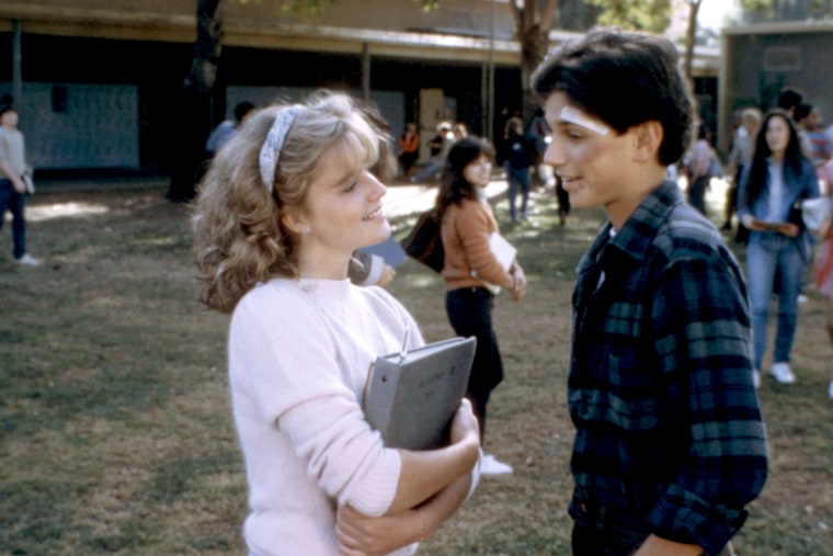 Elisabeth Shue, Ralph Macchio in "The Karate Kid"