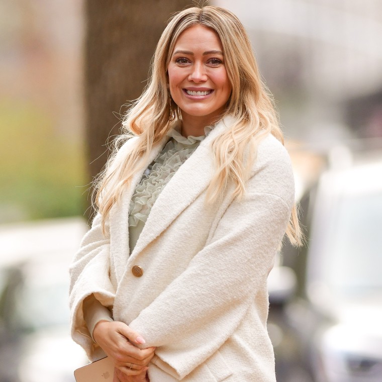 Hilary Duff on the set of "Younger" in November 2020 in New York City. 