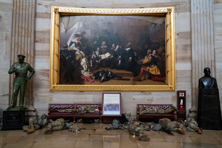 Members of National Guard sleep in rotunda of Capitol Hill