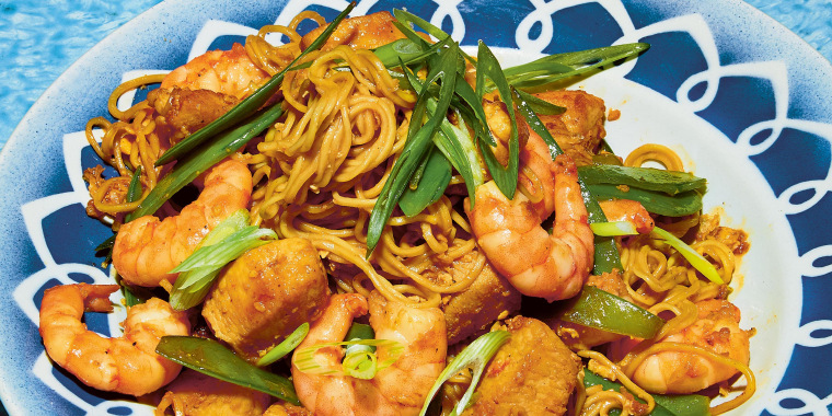 Prawn and Chicken Fried Noodles (Mie Goreng Udang)