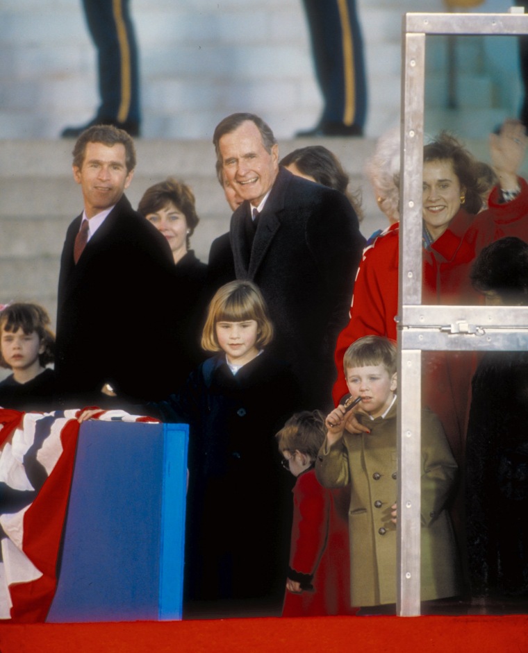 Image: Barbara And George Bush And Family