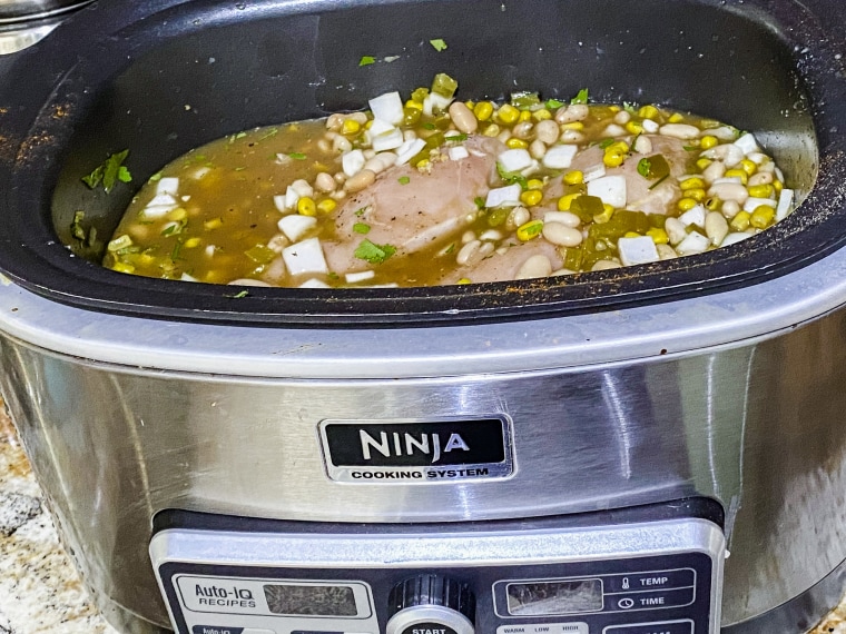 Slow-cooker white chicken chili recipe is a Reddit fan-favorite