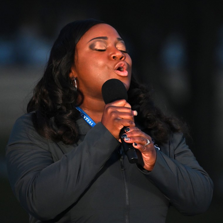 Nurse Lori Marie Key Performs Amazing Grace At Inauguration Event Honoring Covid 19 Victims