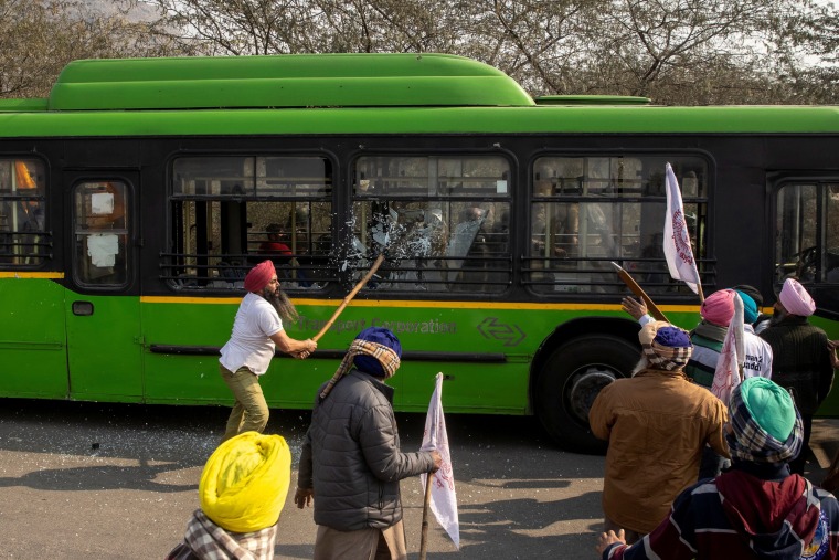 Image: Tractor rally to protest against farm laws in Delhi