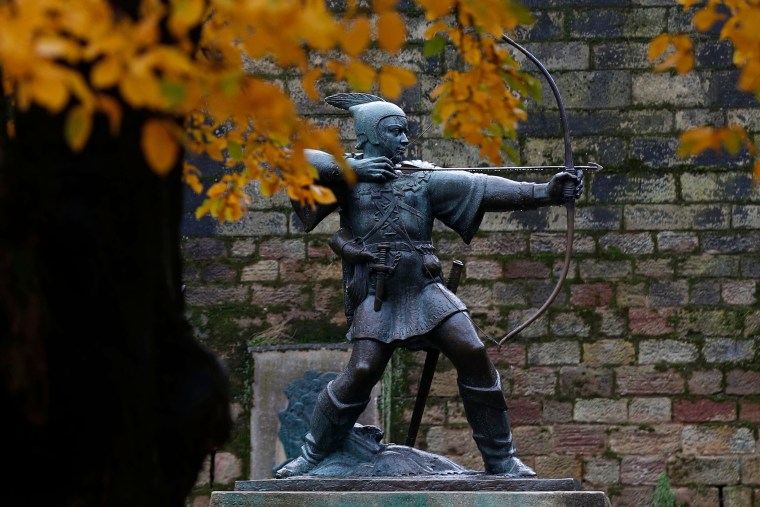 disney robin hood statue