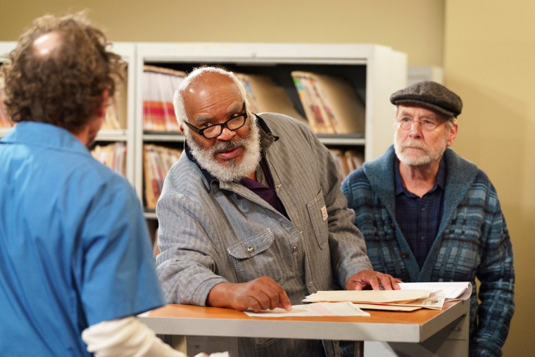 David Alan Grier and Martin Mull in the "Indecent Proposal" episode of THE COOL KIDS