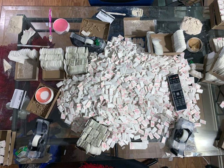 Image: Over 86 Pounds of Suspected Heroin, 1,000 Fentanyl Pills and $200,000 Cash Seized in Ridgewood, Queens