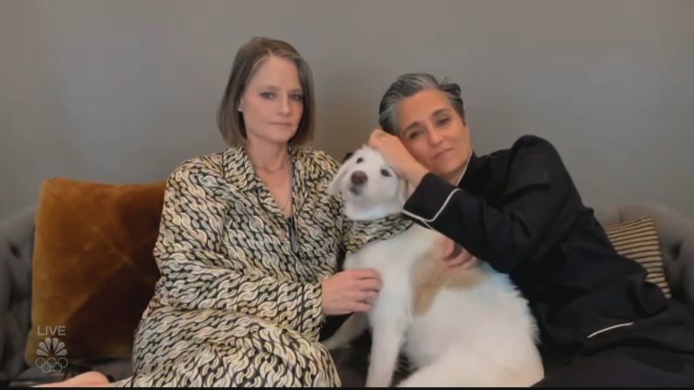 IMAGE: Jodie Foster, Alexandra Hedison and their dog 