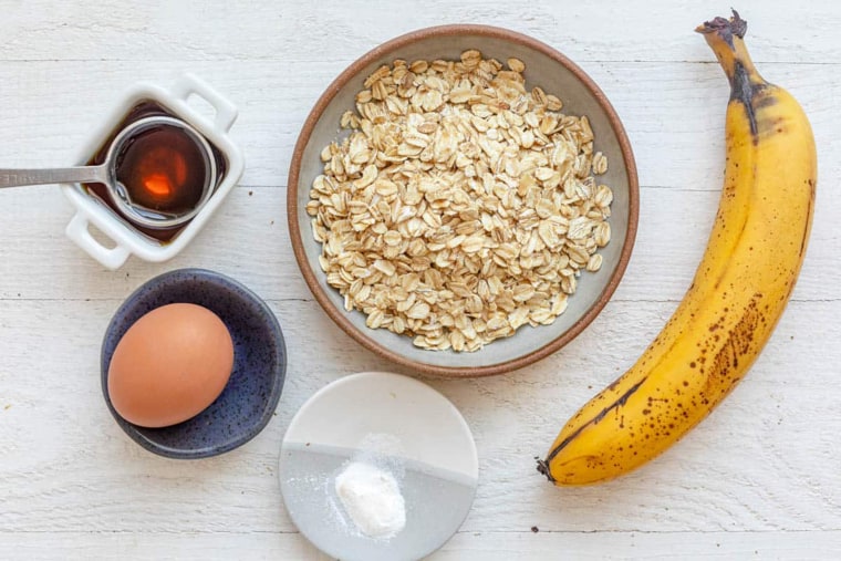 Pulverized oats combine with banana, egg, maple syrup, baking powder and salt to make a better-for-you breakfast cake.