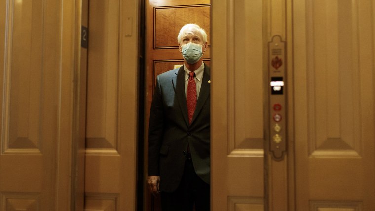 Image: Pandemic Relief Deal Near As Lawmakers End Fed Impasse
