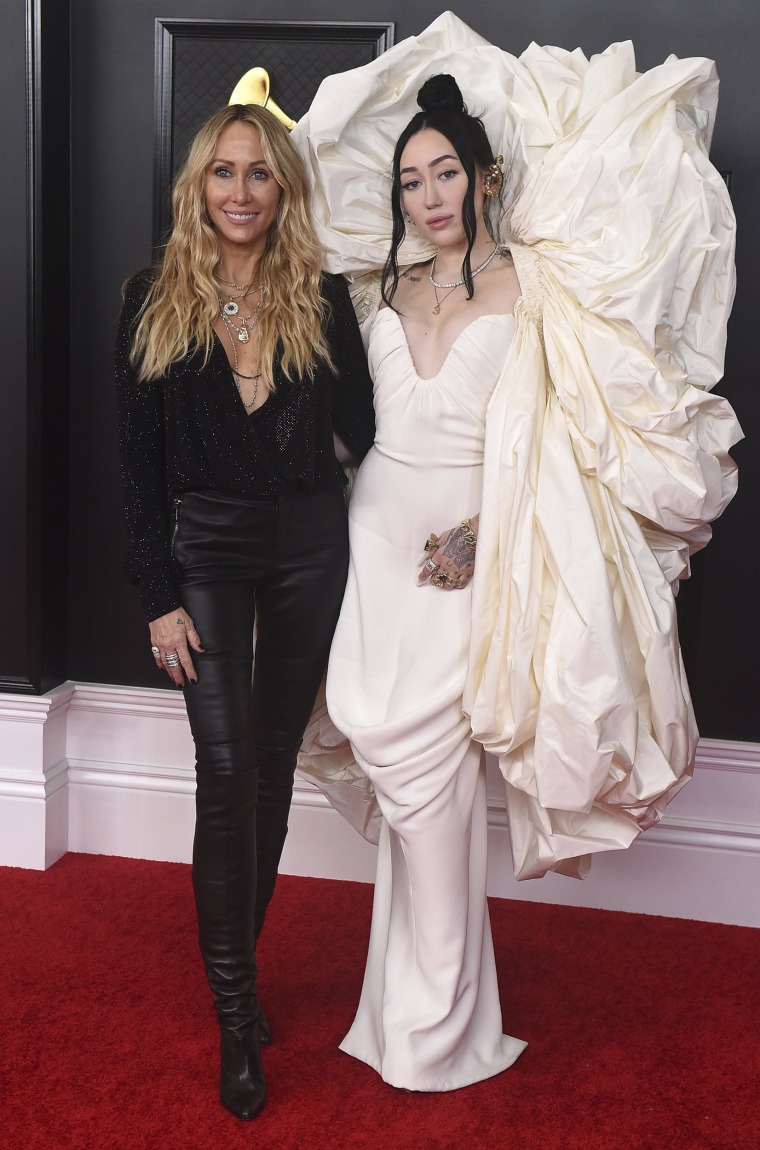 Image: Tish Cyrus, Noah Cyrus