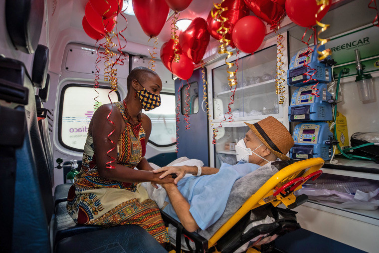 Image: BESTPIX - A Gravely Ill Patient Marries The Love of His Life in An Ambulance