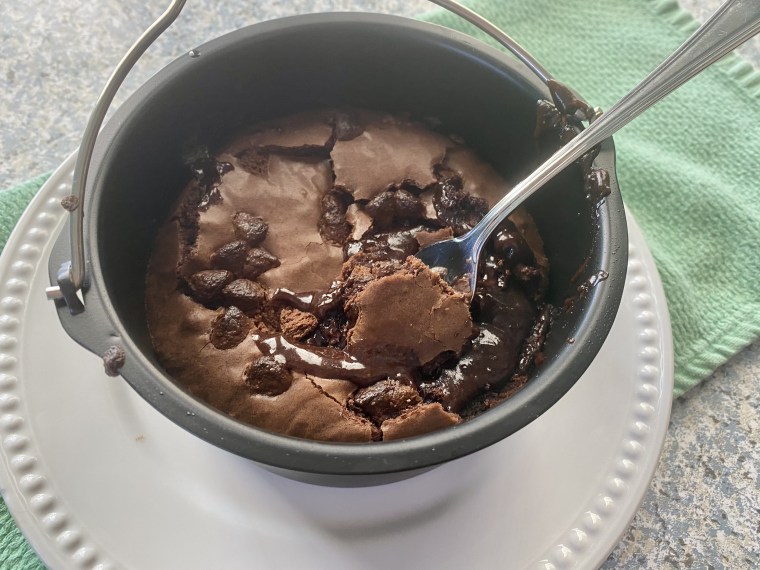 Using boxed brownie mix, I whipped up an air-fryer brownie in 20 minutes.