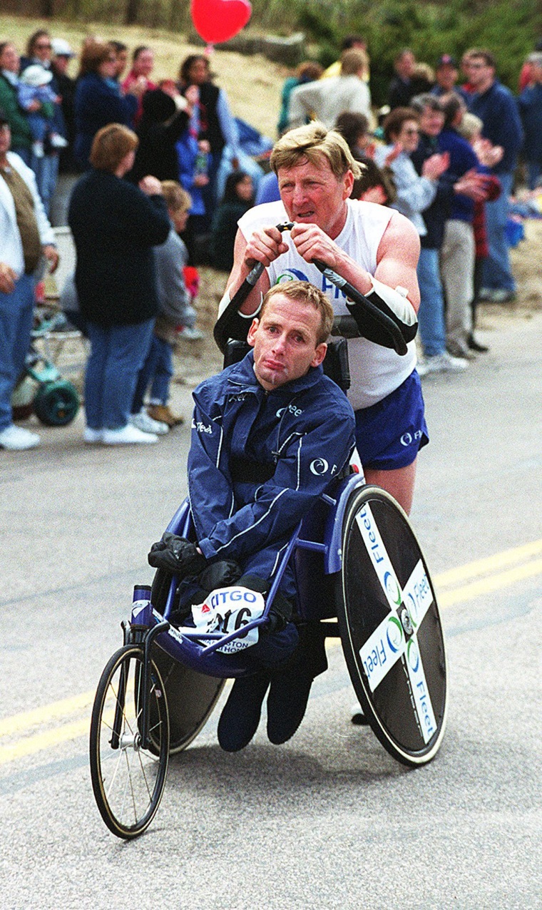 Boston Marathon Icon Dick Hoyt Who Pushed Son In Wheelchair Dies