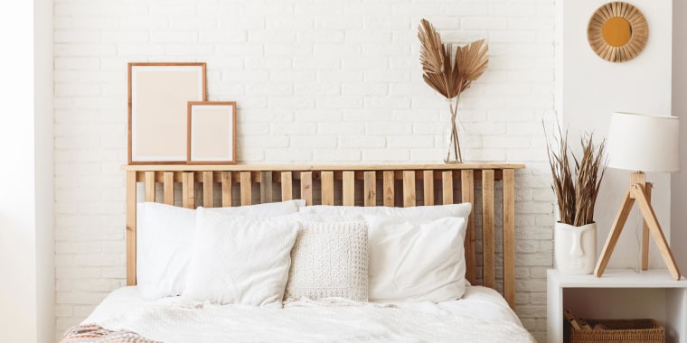 10 Best Affordable Bed Frames Of 2021, Best Queen Bed Frame Under 100
