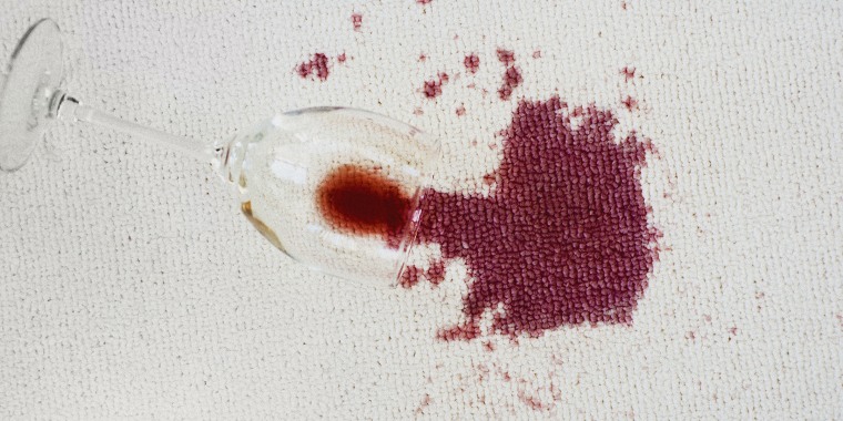 Red wine stains: Remove red wine stains from clothing and carpet