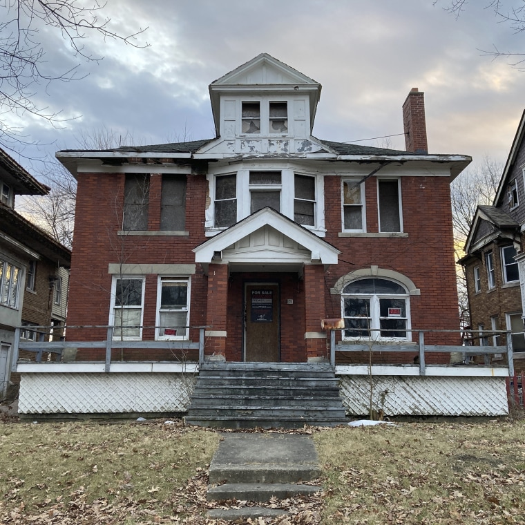 Nicole Curtis, the star of HGTV's "Rehab Addict Rescue," apparently was "scammed" when she bought the blighted Detroit home from someone who wasn't the owner, the mayor said. The Detroit Land Bank Authority holds the title to the house. Curtis said she paid $17,000 for the property in 2017 and has spent $60,000 in repairs and other costs so far.