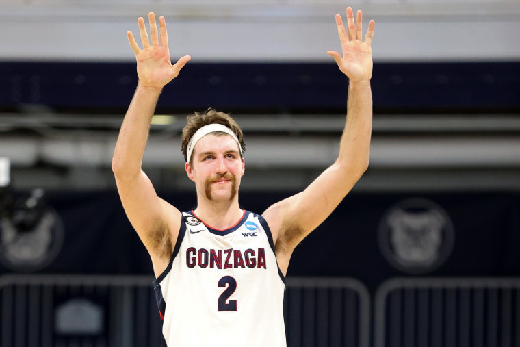 Drew Timme #2 of the Gonzaga Bulldogs