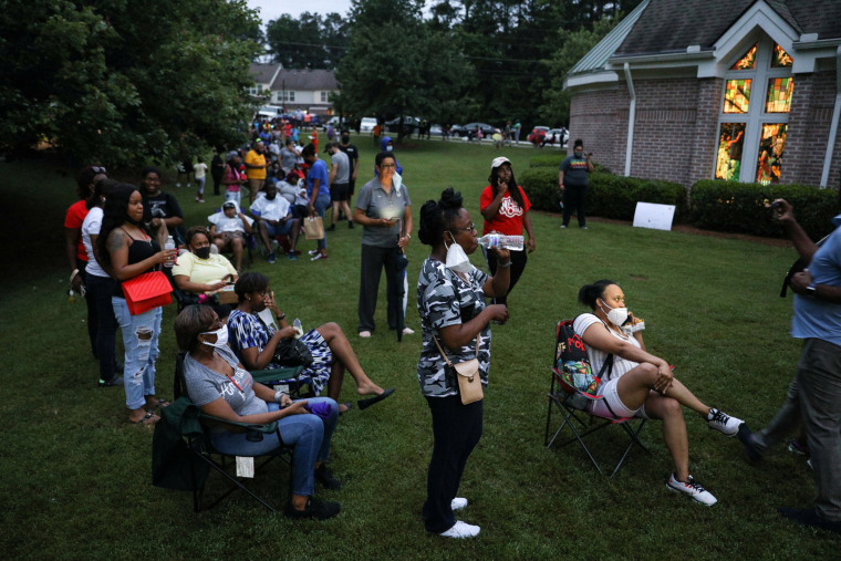 Image: Voters line up to cast their ballots in Atlanta