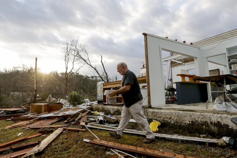 Image: Tornado damage in Ohatchee, Alabama