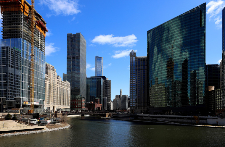 Image: Construction on Pelli Clarke Pelli's Wolf Point East Tower apartments in Chicago