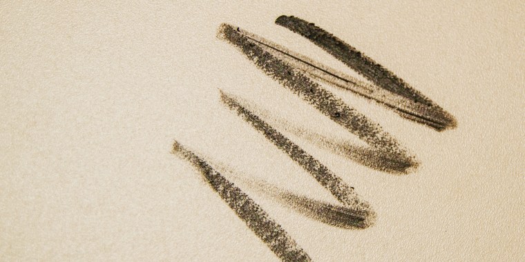 Eyeliner stains: Remove eyeliner stains from clothing and carpet