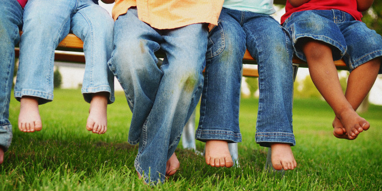 Grass stains: Remove grass stains from clothing and carpet