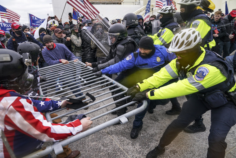 Image: US Capitol police riot clash