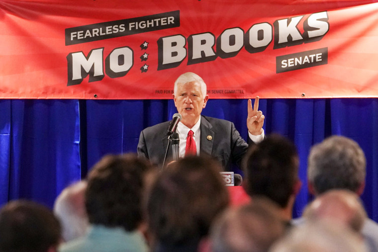Image: Mo Brooks makes a campaign announcement in Huntsville, Alabama