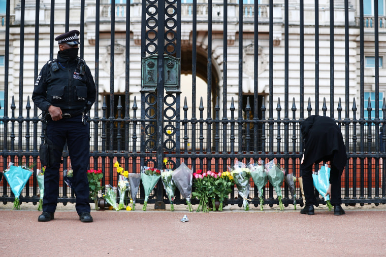 Image: View of Buckingham Palace after Prince Philip has died in London