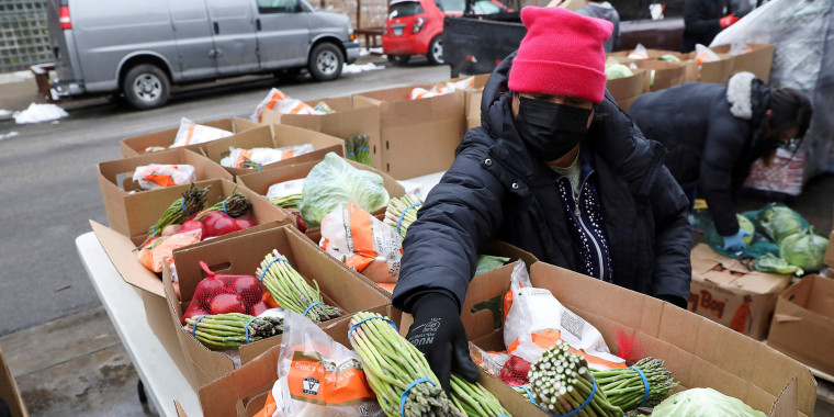 Image: FILE PHOTO: Food is distributed at the nonprofit New Life Centers' food pantry in Chicago