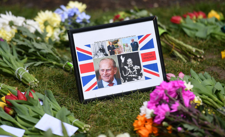 Image: Messages and floral tributes at Windsor Castle for Prince Philip