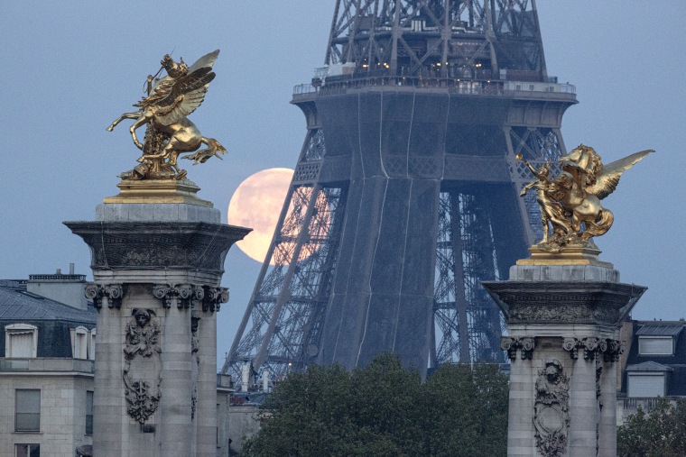April SuperMoon Shines Over Paris