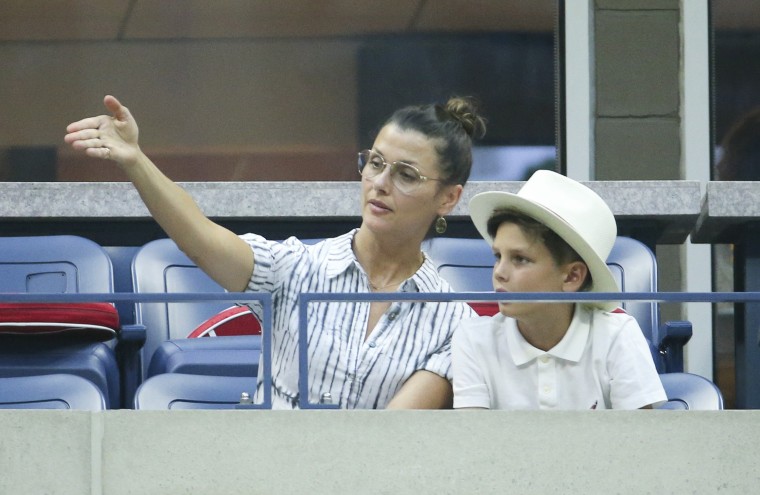 Tom Brady reunites with ex Bridget Moynahan in photo with son amid