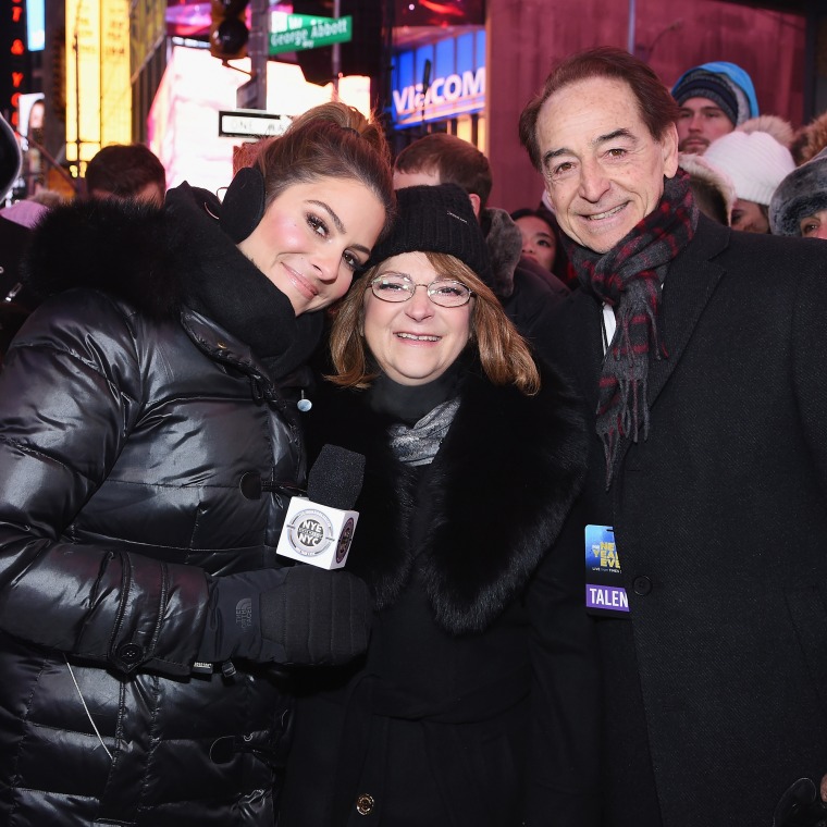 Maria Menounos and Steve Harvey Live from Times Square